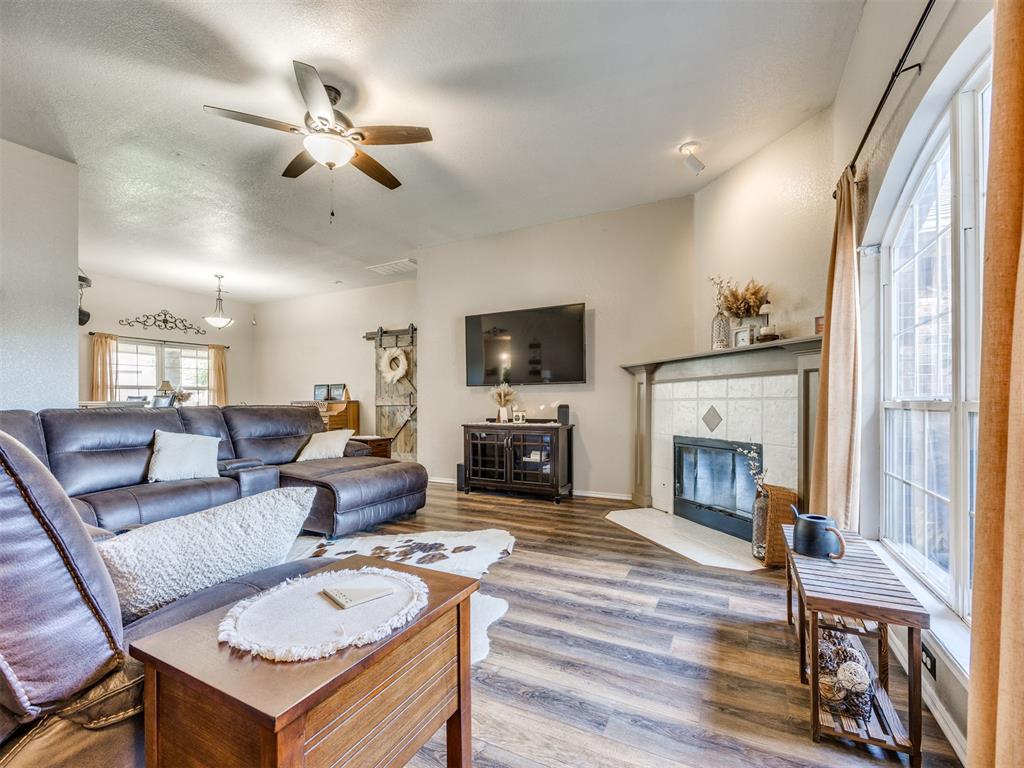 1133 Barbary Drive Property Photo 8