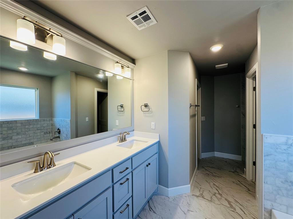 2804 Summit Hollow Circle Property Photo 7