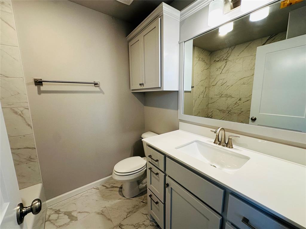 2804 Summit Hollow Circle Property Photo 8