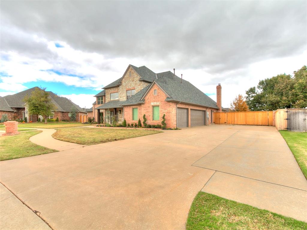 8033 Nw 124th Street Property Photo 3