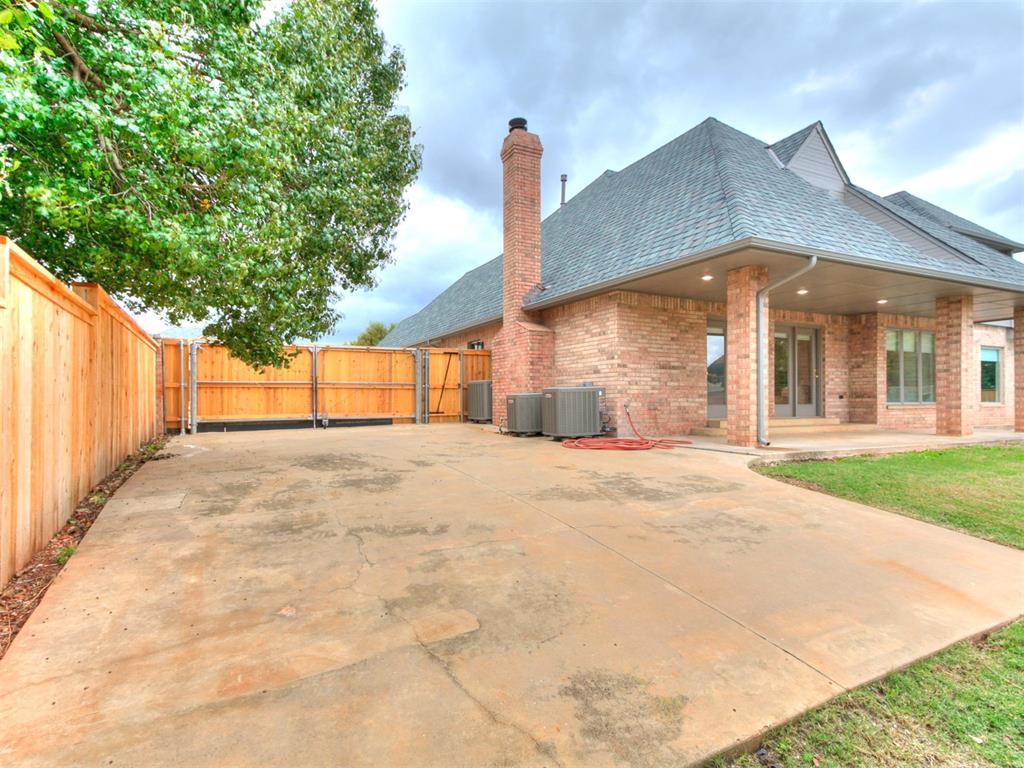 8033 Nw 124th Street Property Photo 6