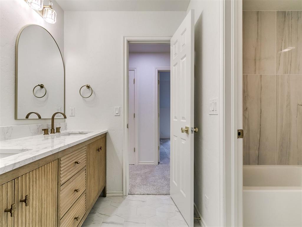 8033 Nw 124th Street Property Photo 44