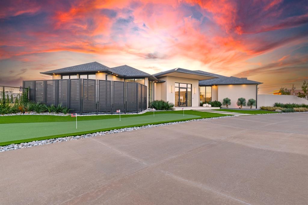 5820 Promenade Square Property Photo 1