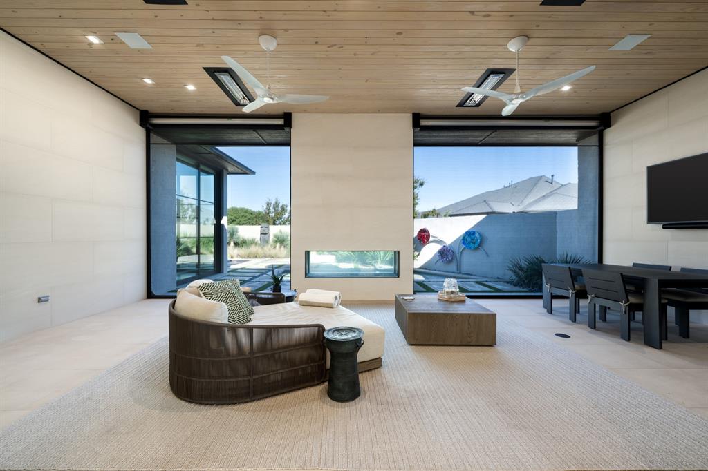 5820 Promenade Square Property Photo 4