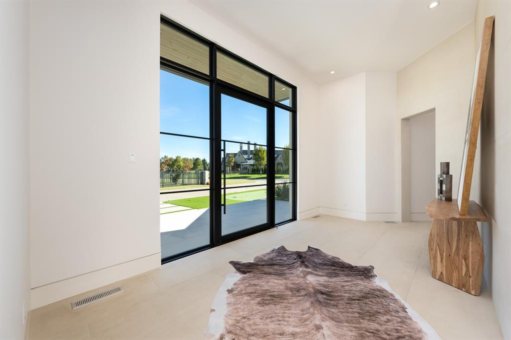 5820 Promenade Square Property Photo 8