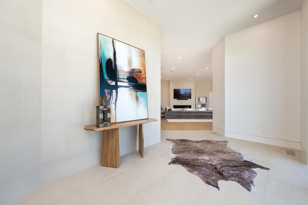 5820 Promenade Square Property Photo 9