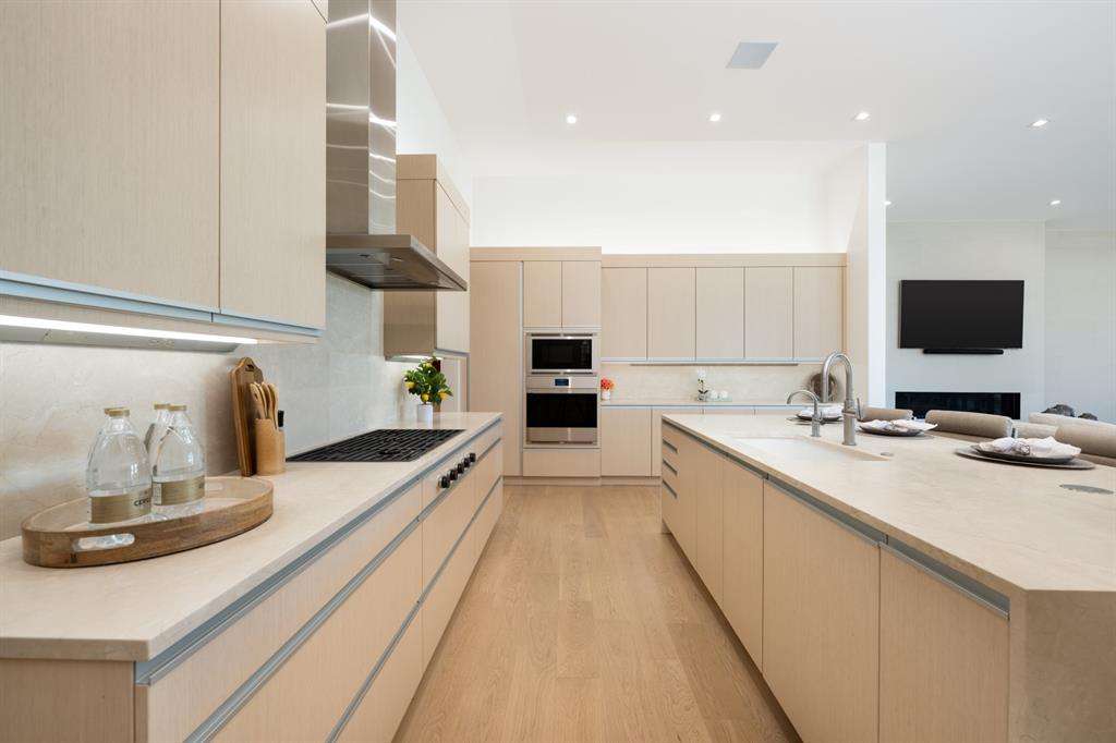 5820 Promenade Square Property Photo 13