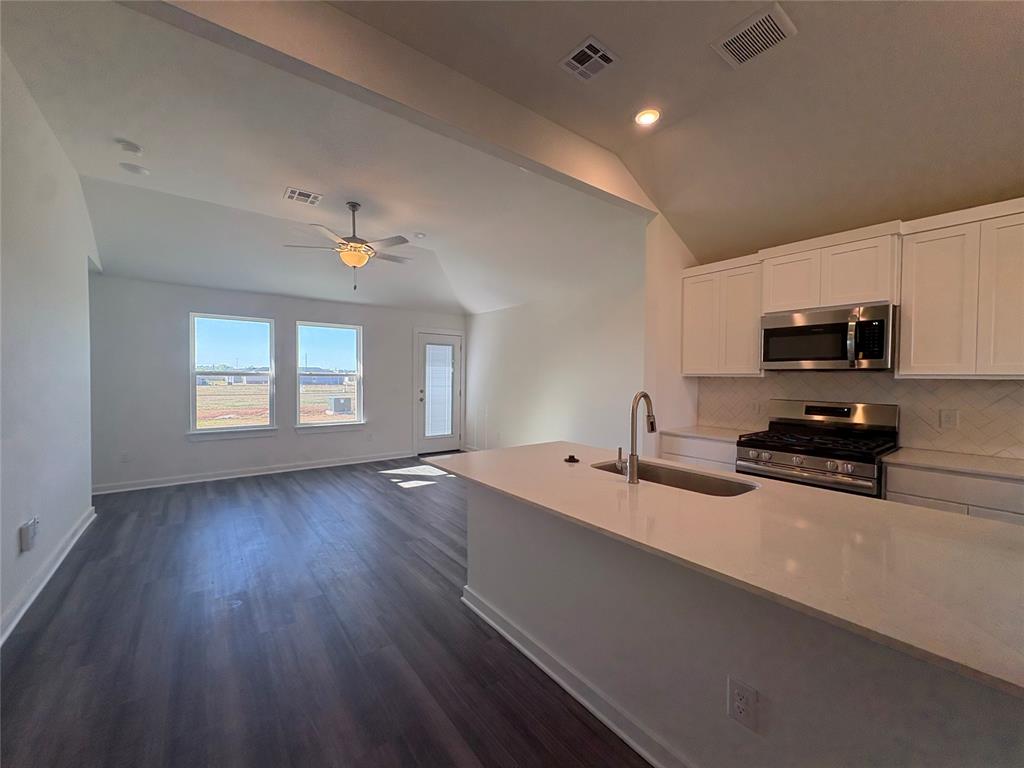 9013 Blackfork Lane Property Photo 4