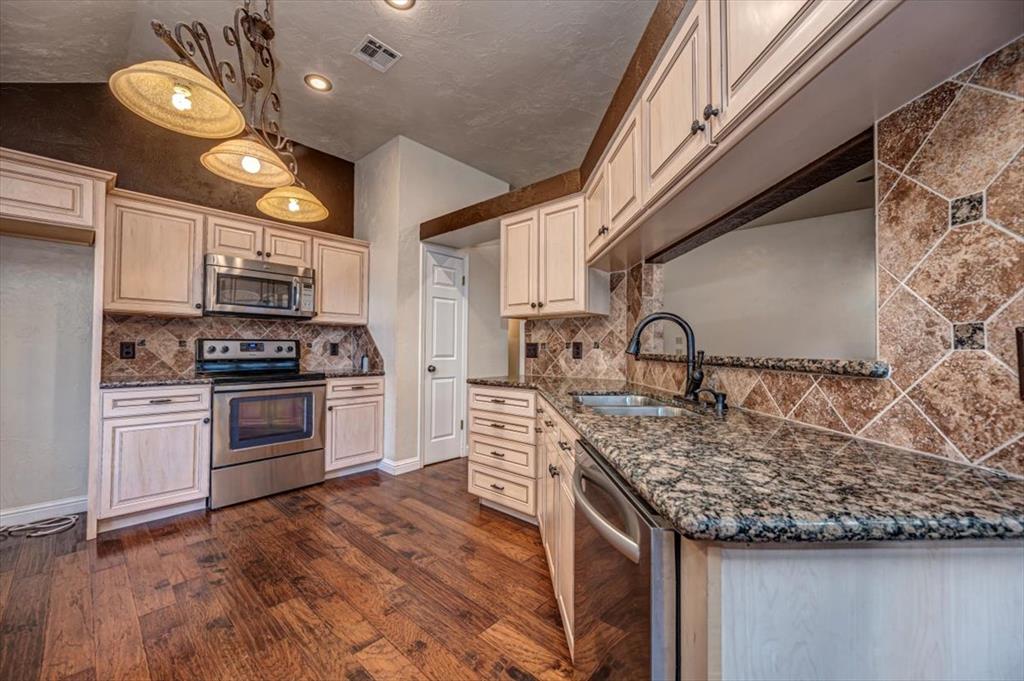 7921 Nw 81st Street Property Photo 14