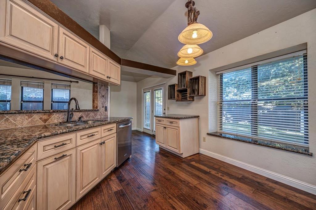 7921 Nw 81st Street Property Photo 15