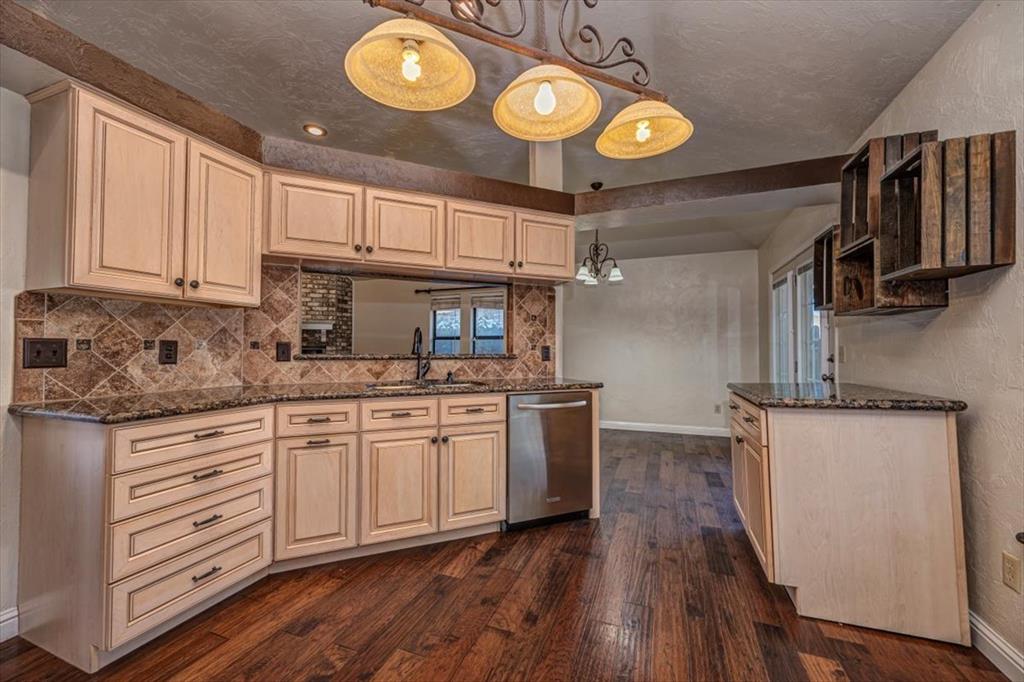 7921 Nw 81st Street Property Photo 16