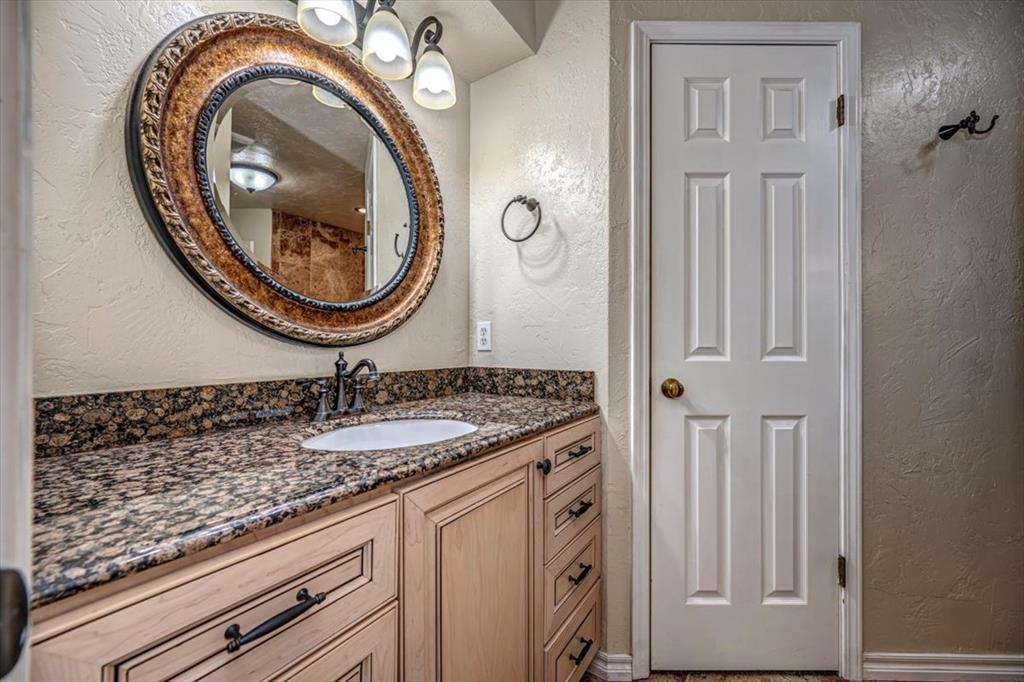 7921 Nw 81st Street Property Photo 24