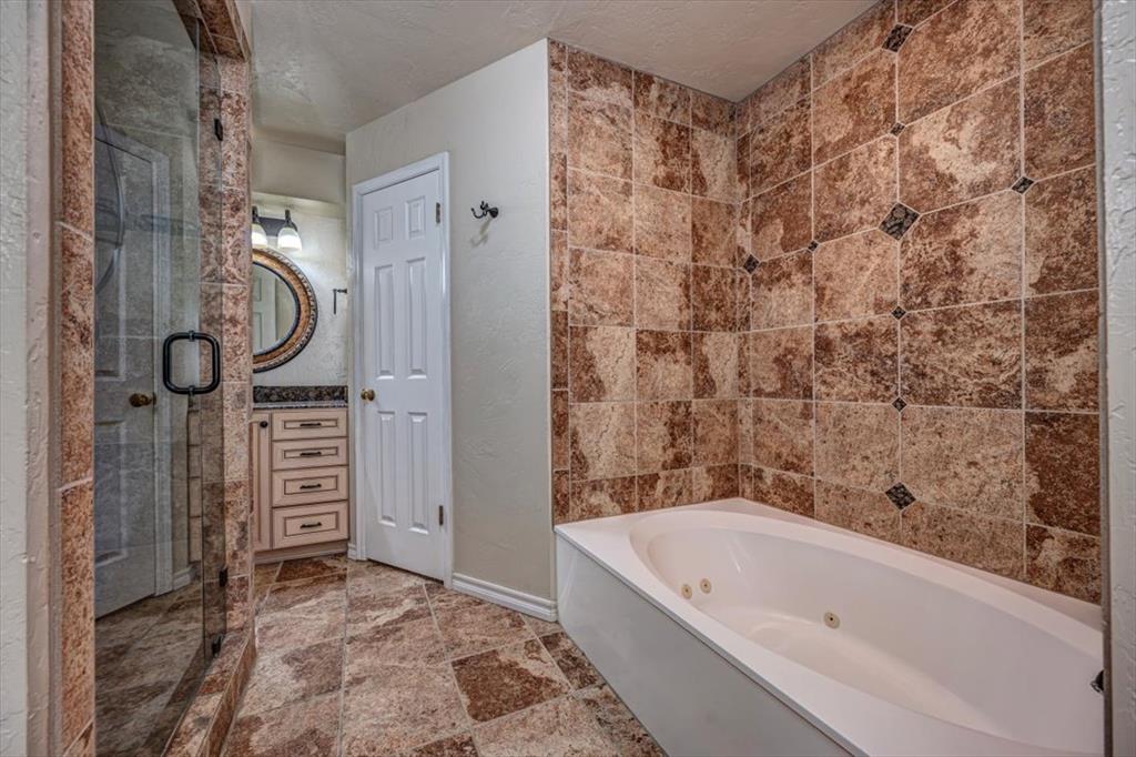 7921 Nw 81st Street Property Photo 25