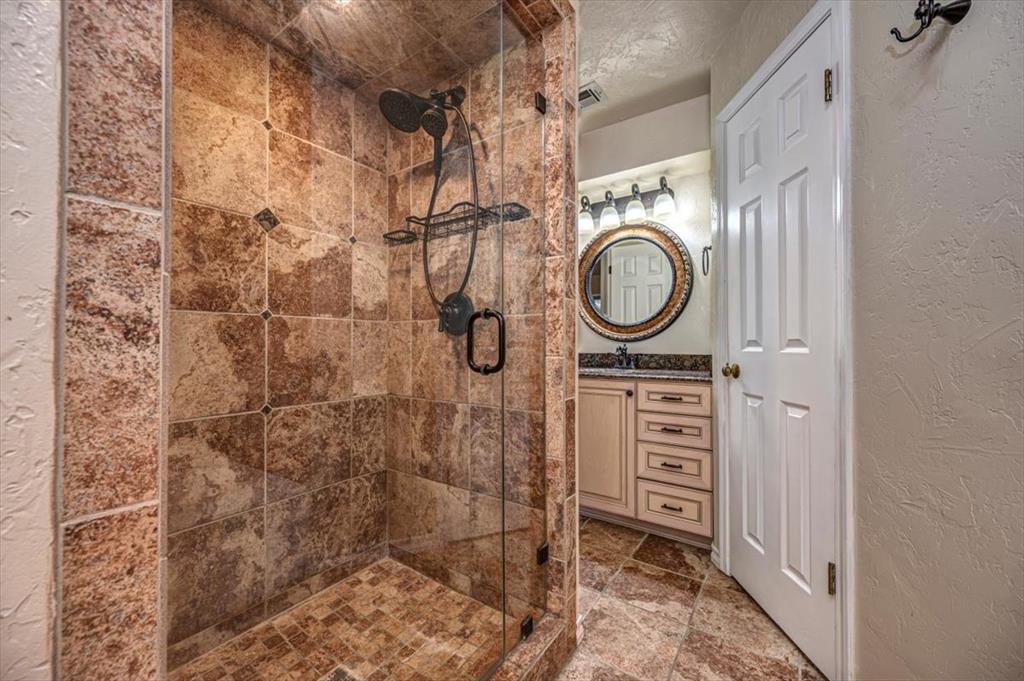 7921 Nw 81st Street Property Photo 27