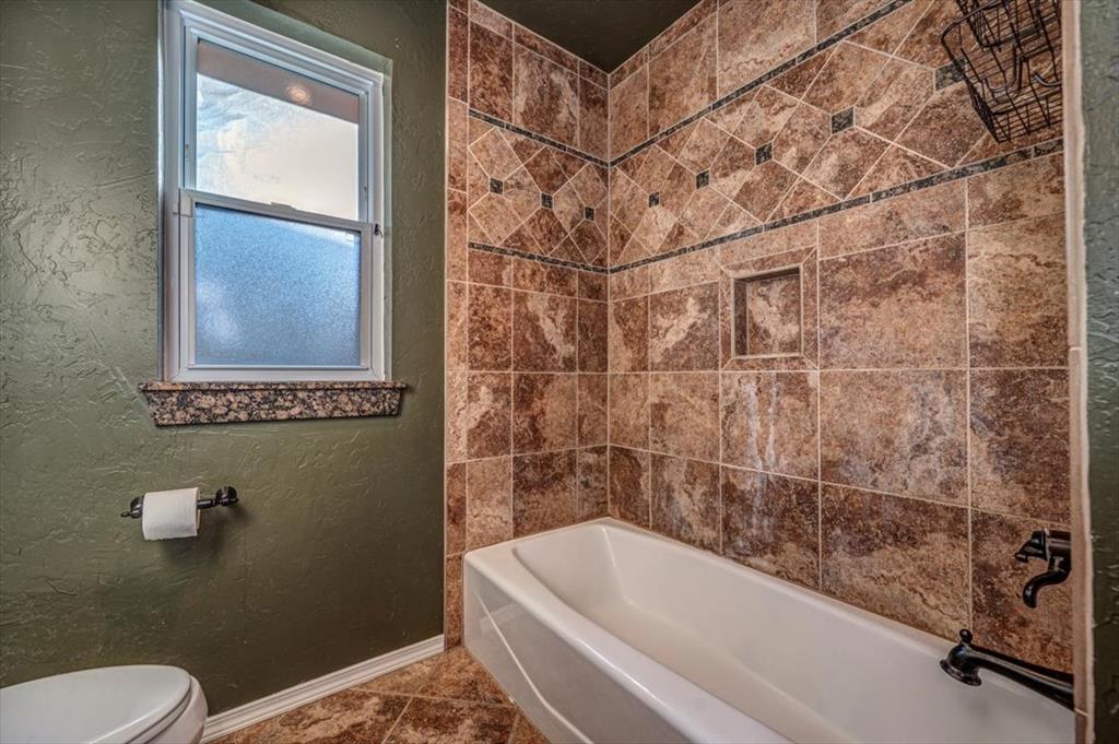 7921 Nw 81st Street Property Photo 33