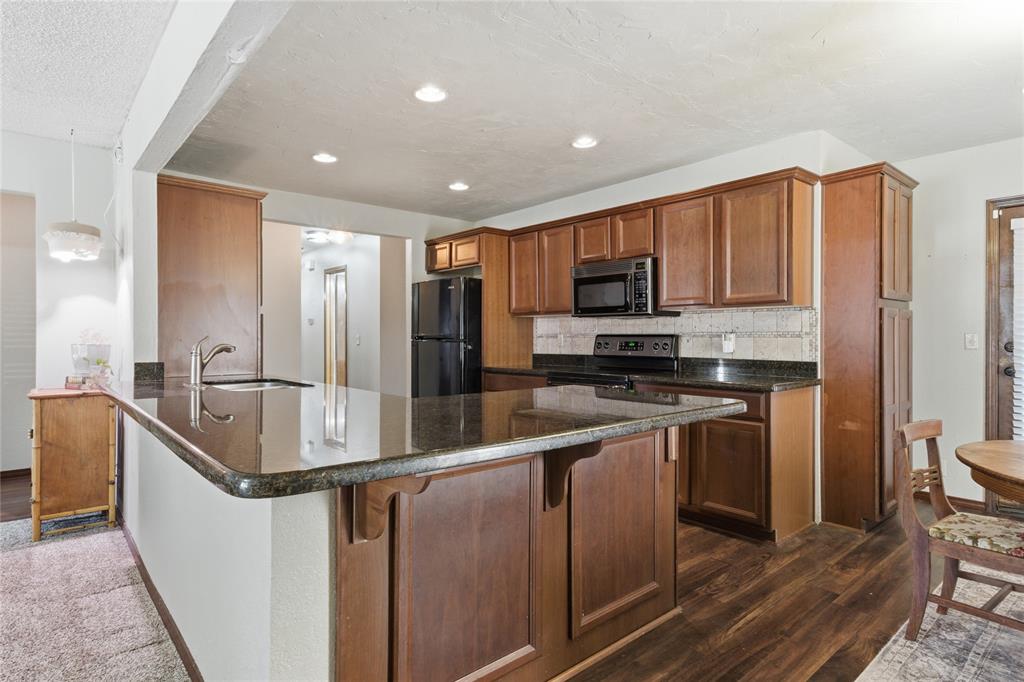 9000 Dena Lane Property Photo 10