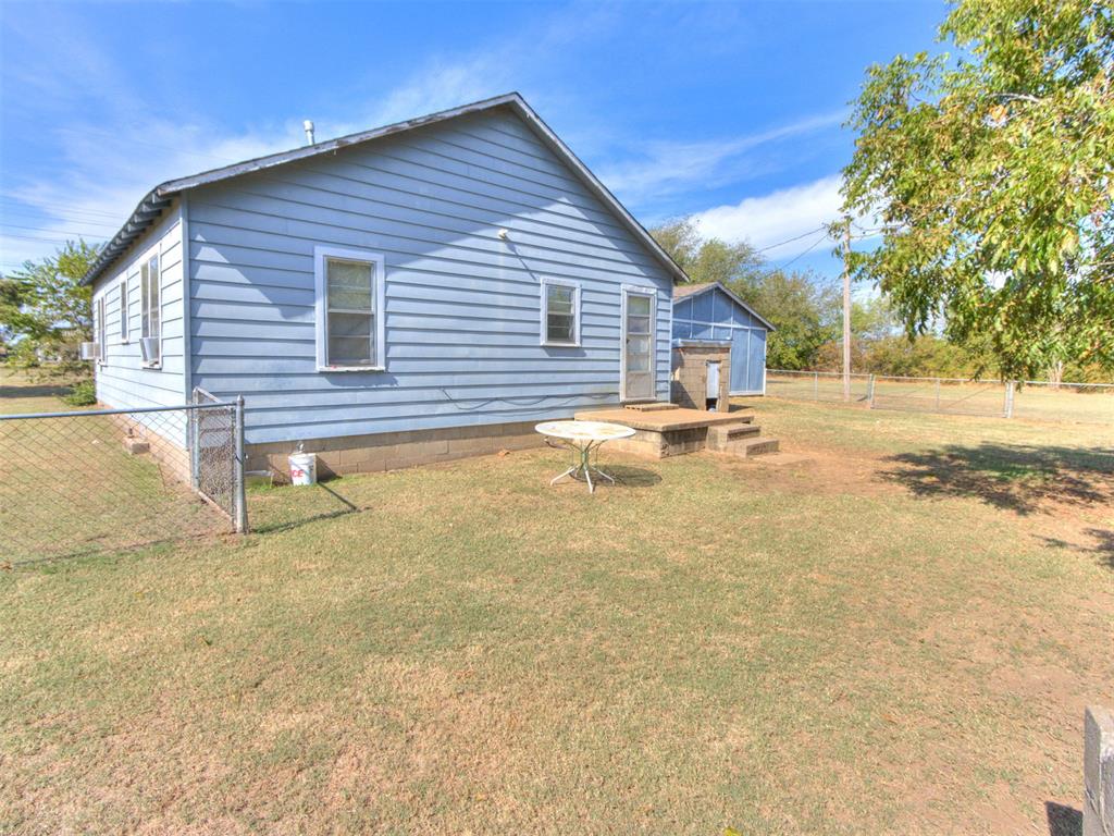 1724 N Dobbs Road Property Photo 8