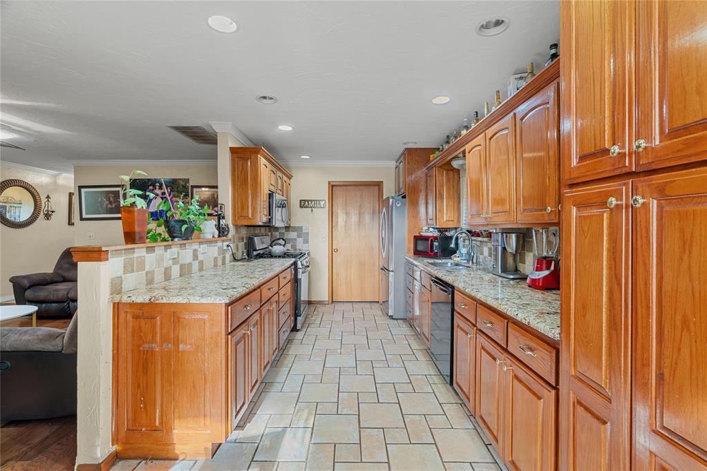 1712 Wood Hollow Court Property Photo 8