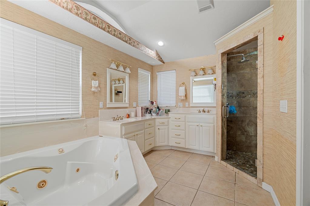 1712 Wood Hollow Court Property Photo 13