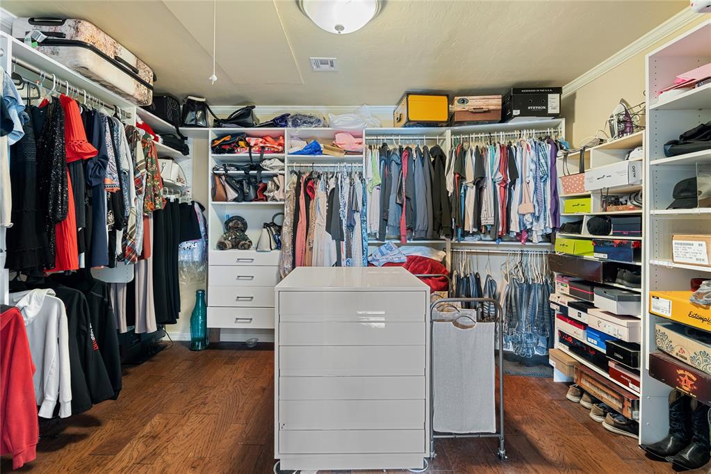 1712 Wood Hollow Court Property Photo 15