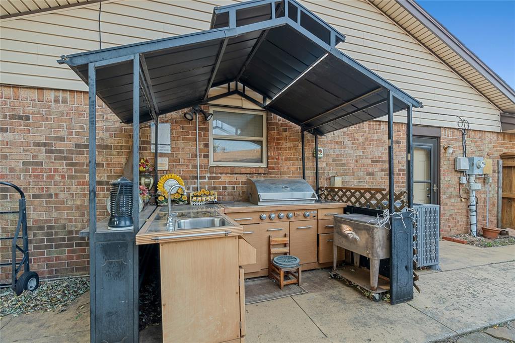 1712 Wood Hollow Court Property Photo 24