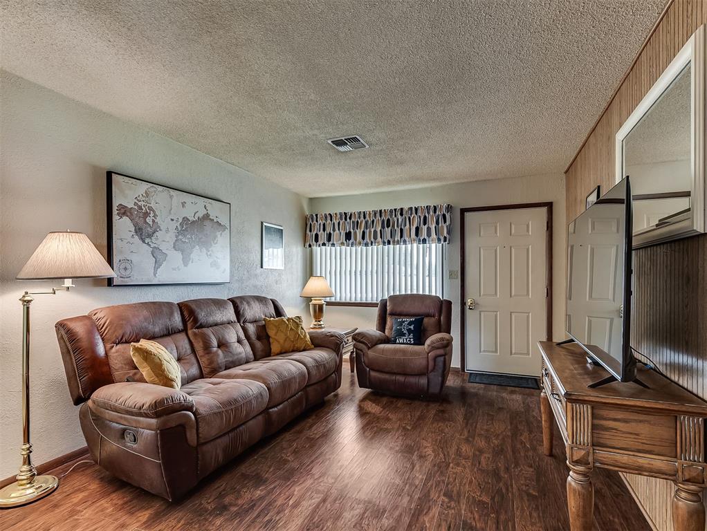 877 Nw 14th Street Property Photo 4