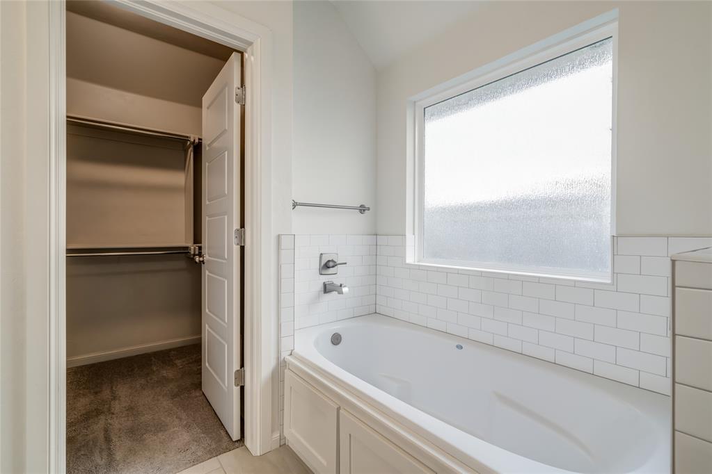 621 Nw 188th Street Property Photo 28