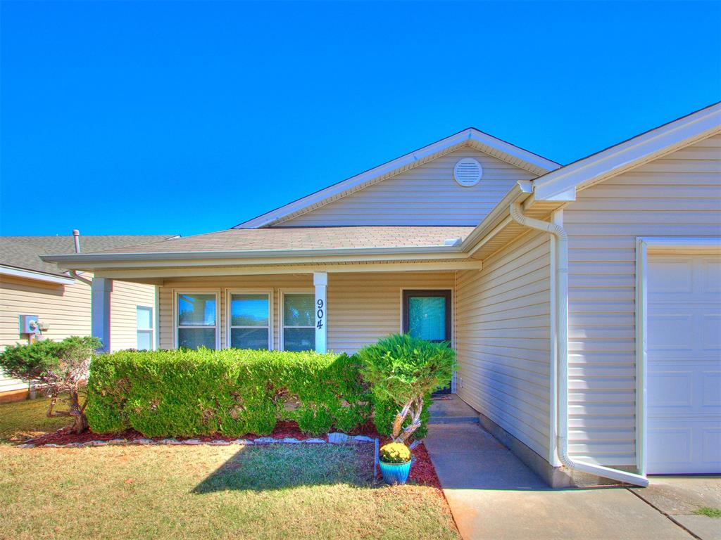 904 Periwinkle Drive Property Photo 1