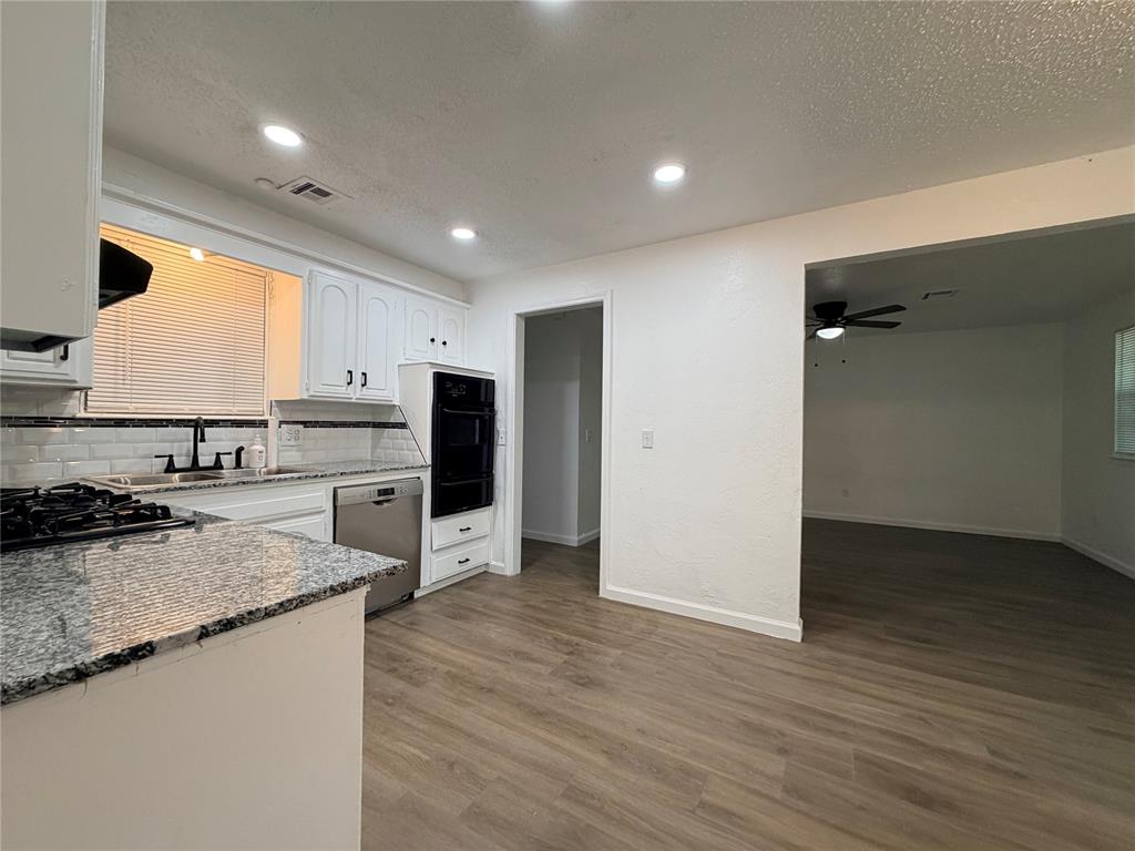 5313 Brookdale Drive Property Photo 3