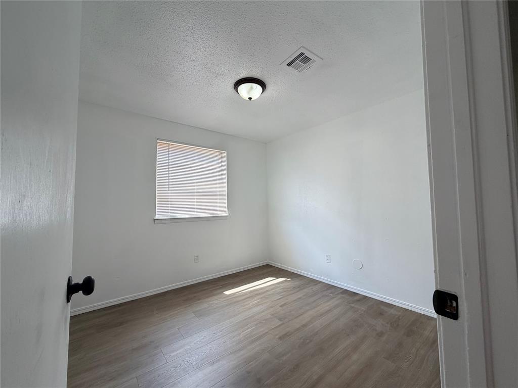 5313 Brookdale Drive Property Photo 8