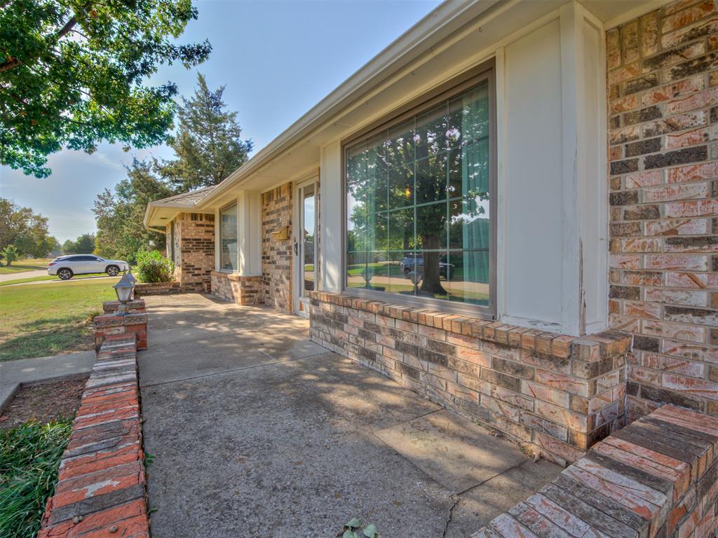10005 Lakeshore Dr Property Photo 6