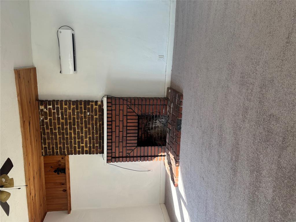 641 N Broadway Property Photo 3