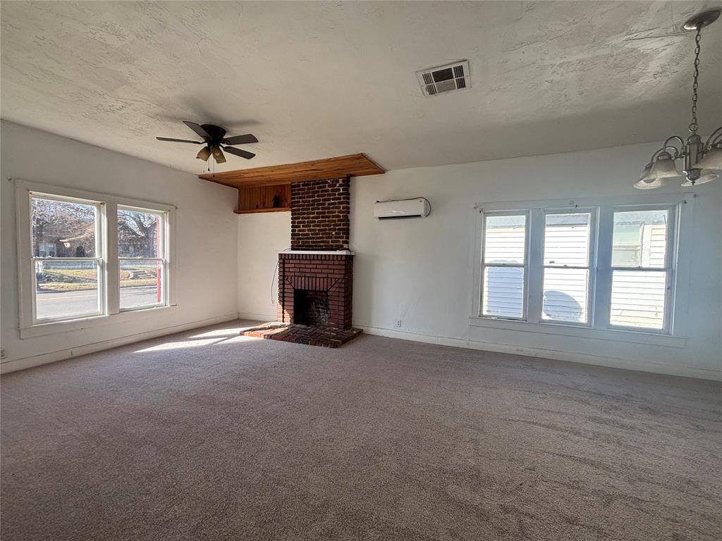 641 N Broadway Property Photo 19