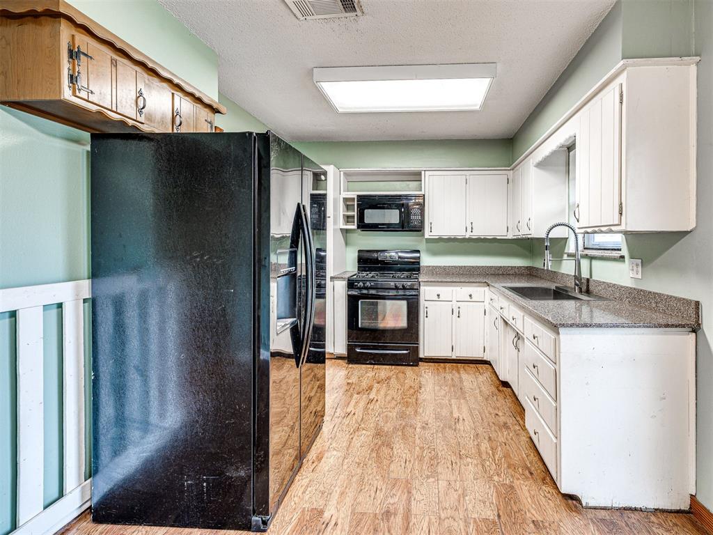 909 Holoway Drive Property Photo 6