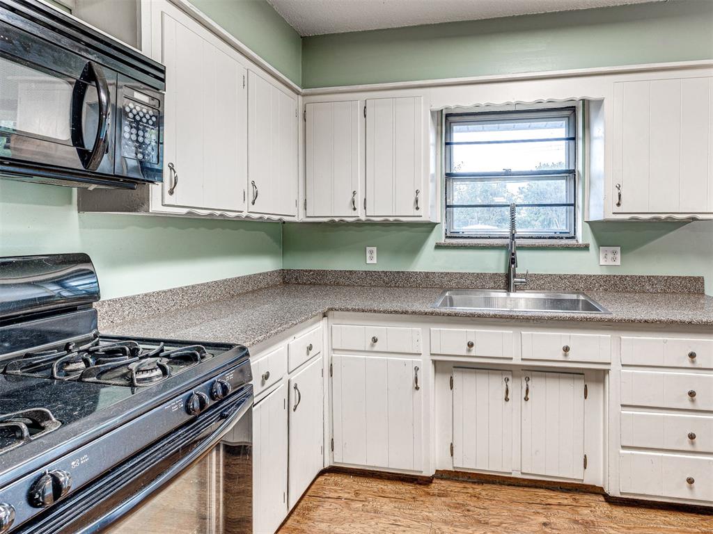 909 Holoway Drive Property Photo 8