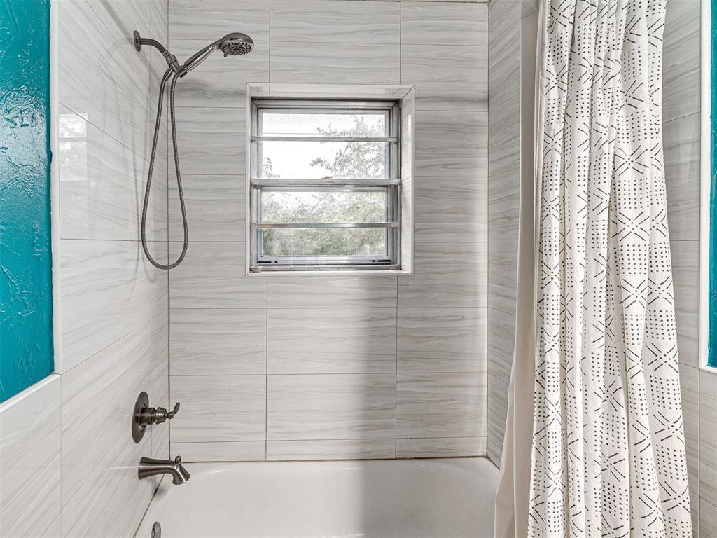 909 Holoway Drive Property Photo 17