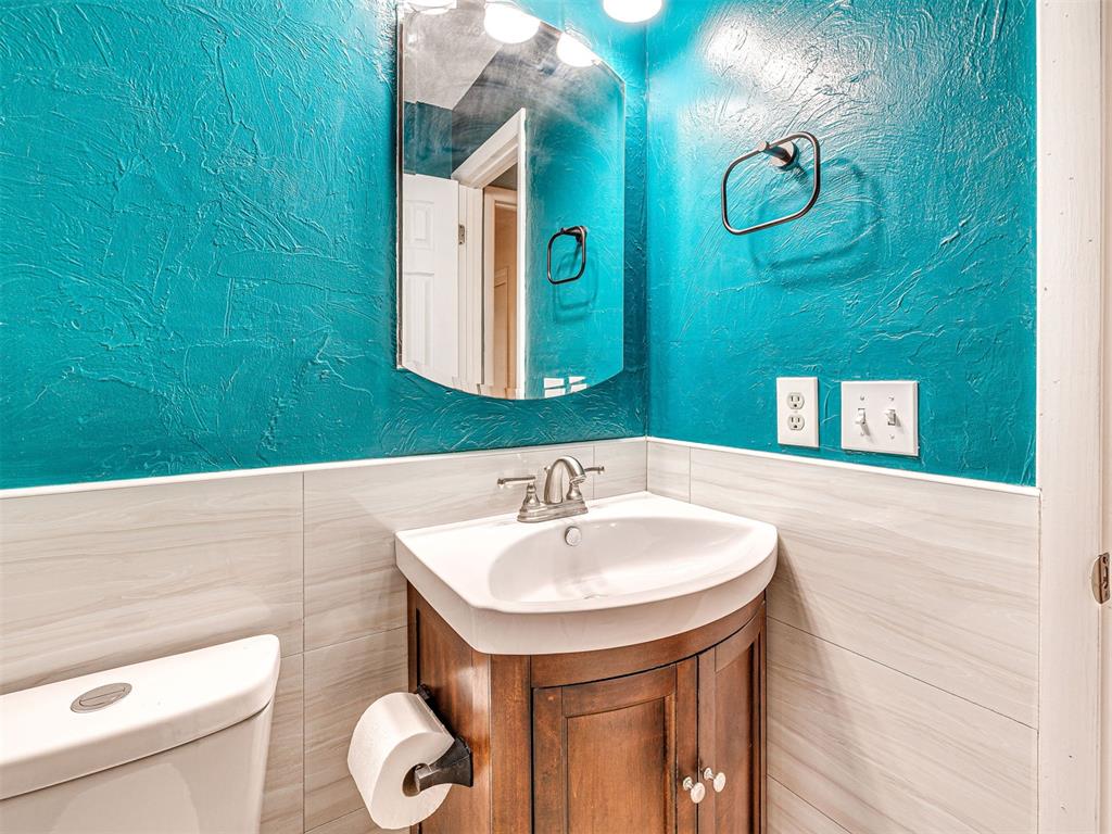 909 Holoway Drive Property Photo 18