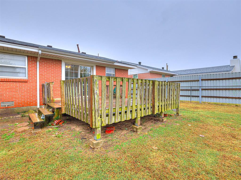 909 Holoway Drive Property Photo 23