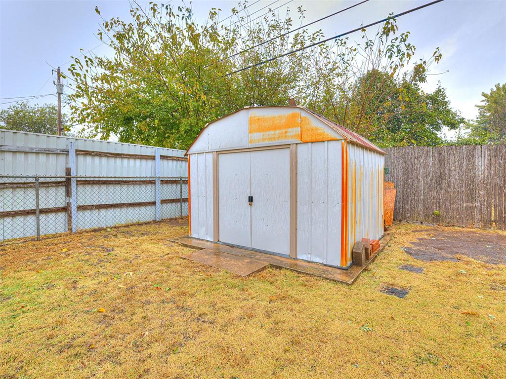 909 Holoway Drive Property Photo 25