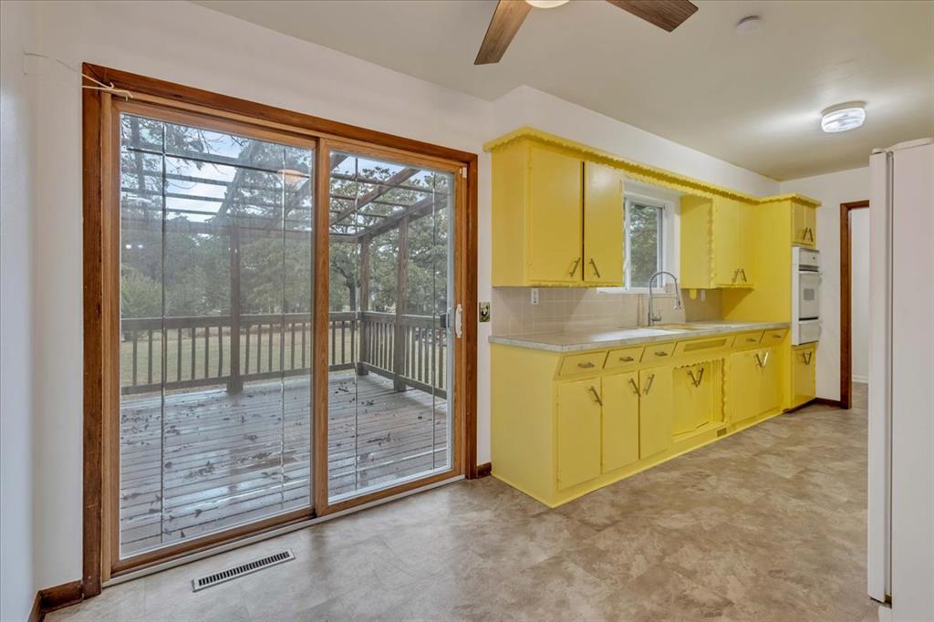 3575 Katherine Street Property Photo 6