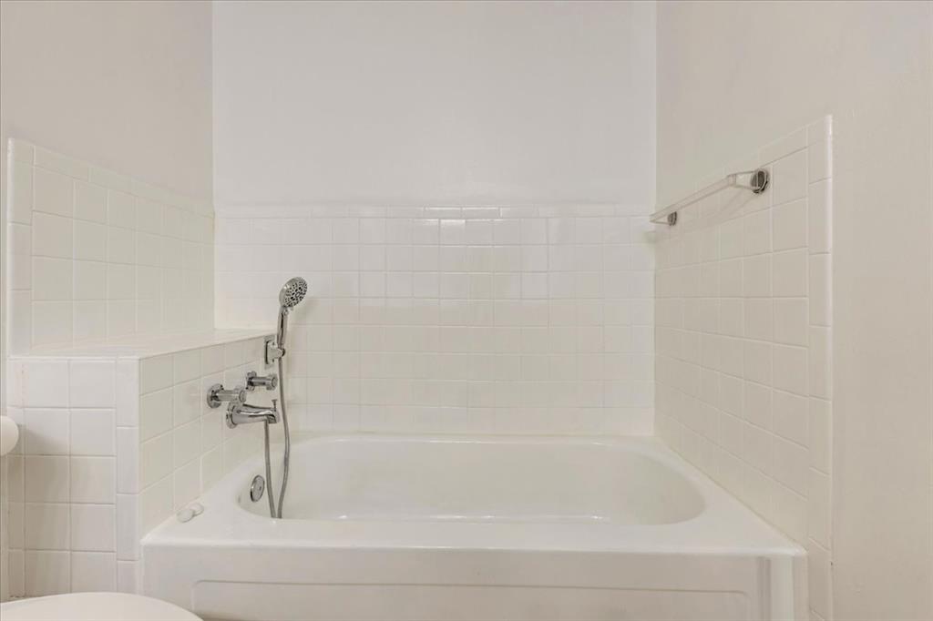 3575 Katherine Street Property Photo 11