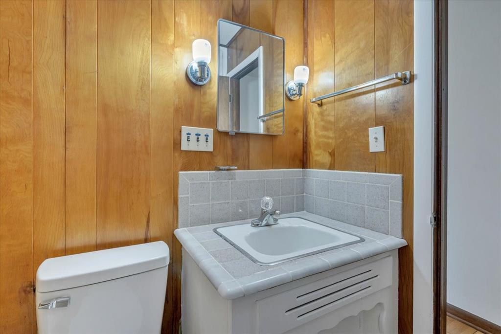 3575 Katherine Street Property Photo 12