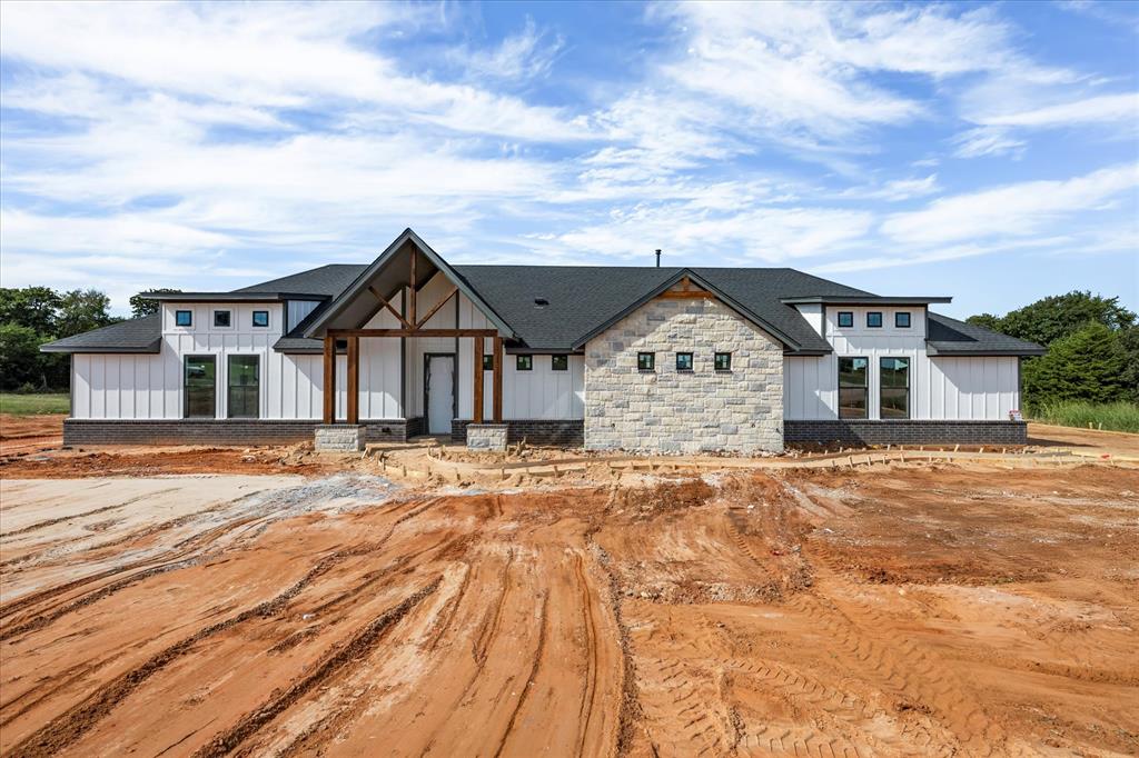 881 Meadow Park Drive Property Photo 1