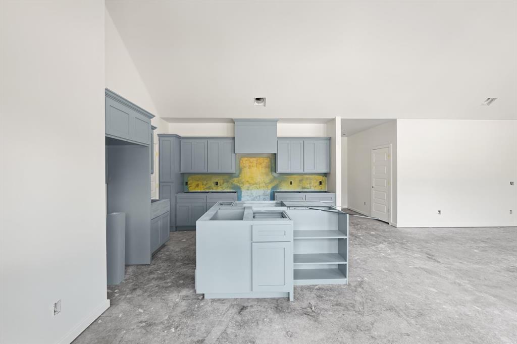 881 Meadow Park Drive Property Photo 8