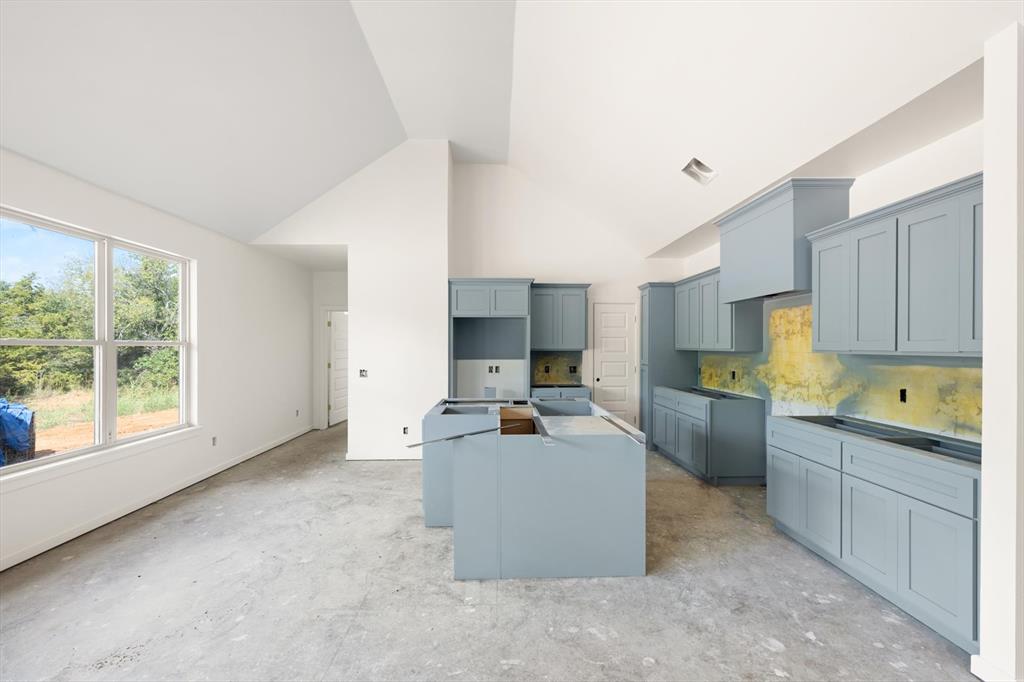 881 Meadow Park Drive Property Photo 9