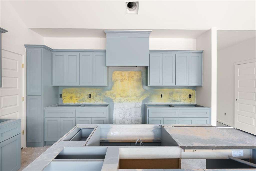 881 Meadow Park Drive Property Photo 10