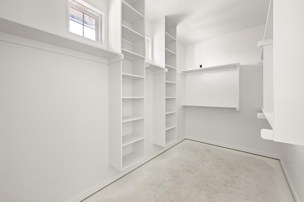 881 Meadow Park Drive Property Photo 13