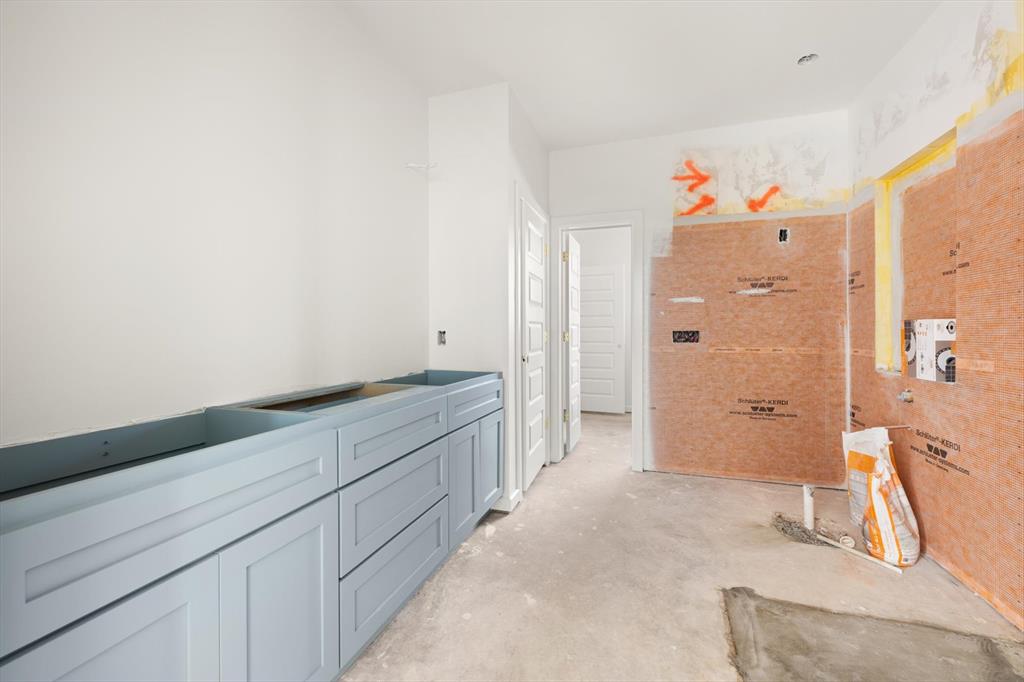 881 Meadow Park Drive Property Photo 14