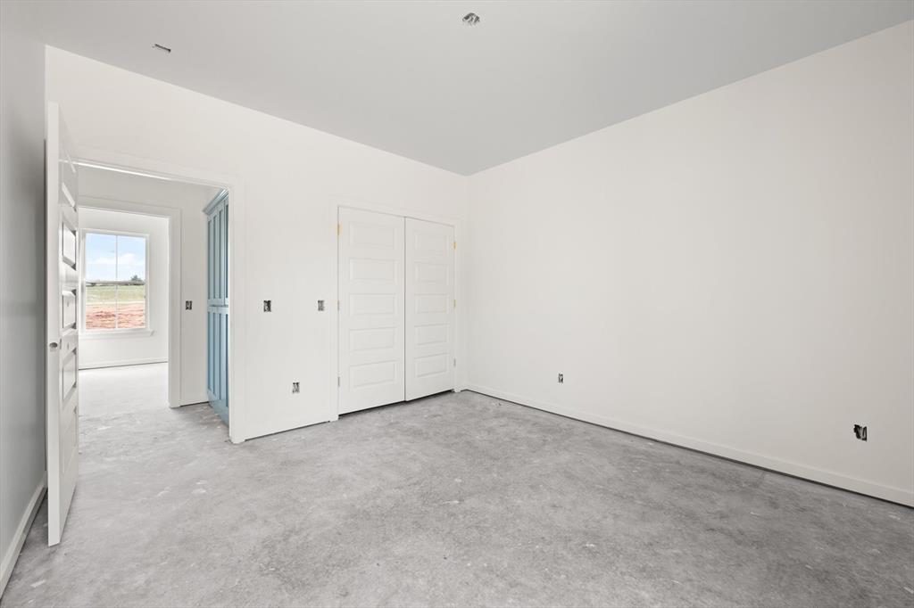 881 Meadow Park Drive Property Photo 15