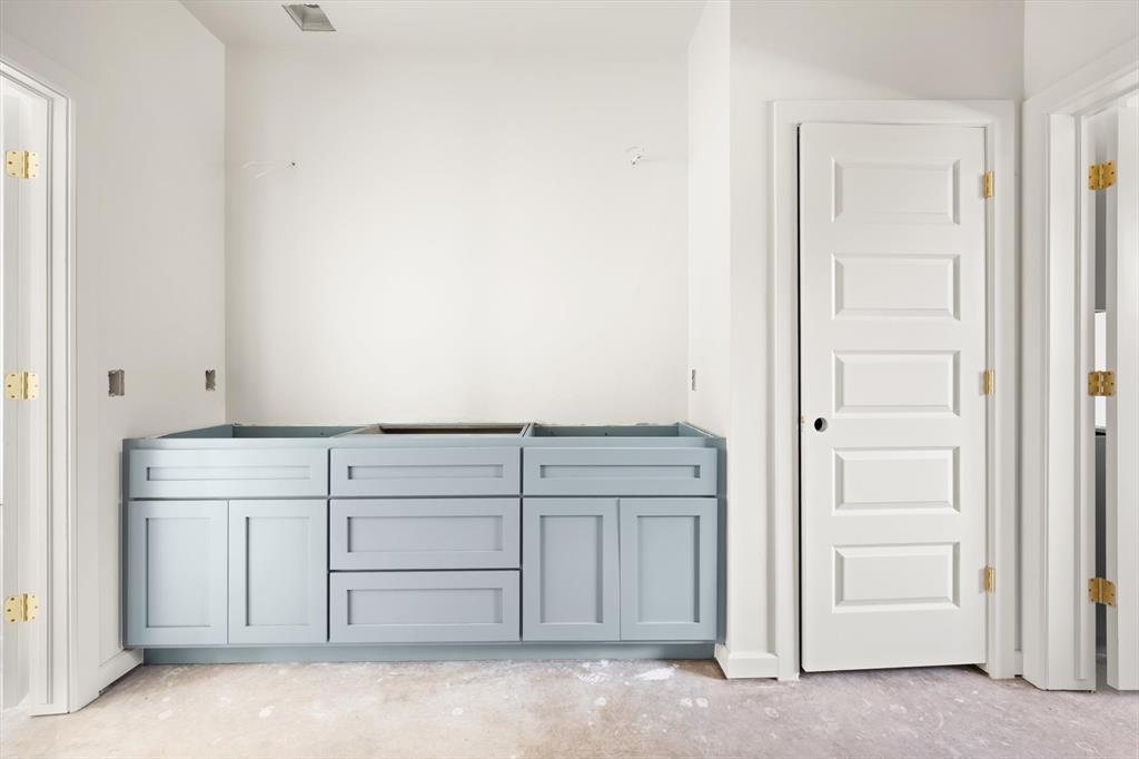 881 Meadow Park Drive Property Photo 16